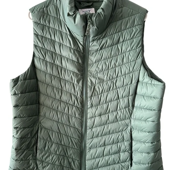 Old Navy Active Water Resistant Sage Quilted Vest Womens XL EUC - Picture 6 of 8